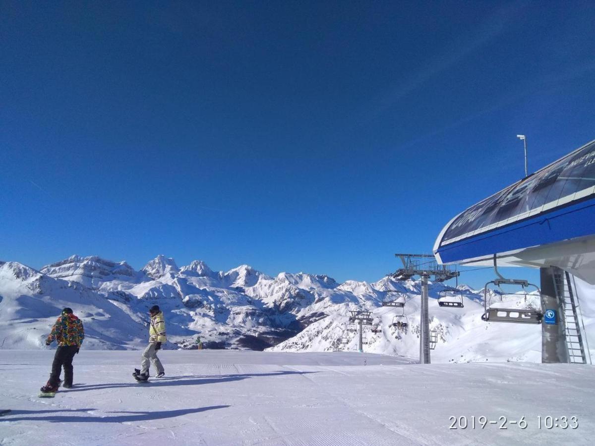 Acogedor y cálido apartamento con vistas a la montaña Canfranc Exterior foto